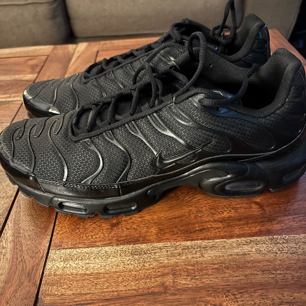 Nike Men's Air Max Black Textured Sneakers